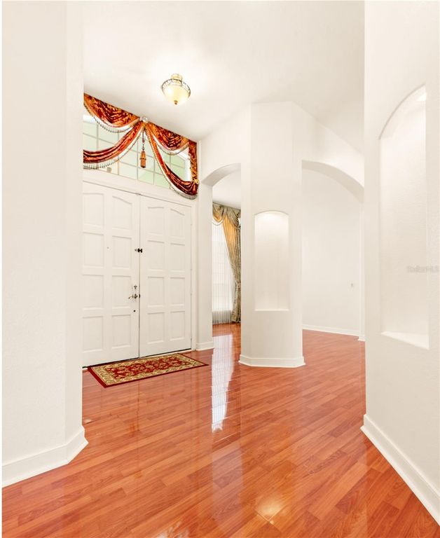 Image 58 of property listing at 8022 CANYON LAKE CIRCLE, Orlando, FL 32835