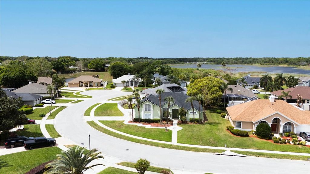 Image 67 of property listing at 8022 CANYON LAKE CIRCLE, Orlando, FL 32835