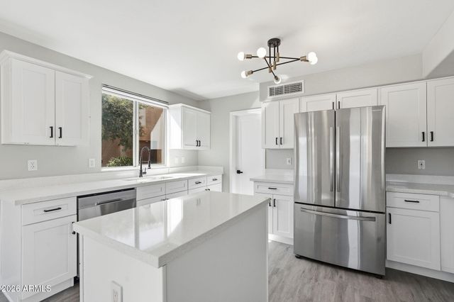 941 E POTTER Drive, Phoenix, AZ 85024