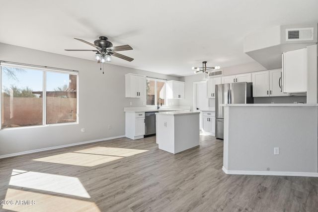 941 E POTTER Drive, Phoenix, AZ 85024