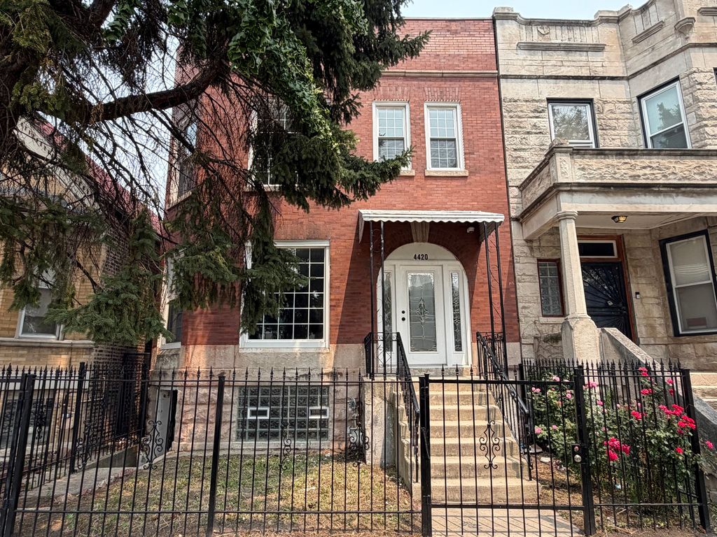 4420 W Wilcox Street, Chicago, IL 60624
