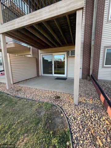 2800 Hillsboro Avenue N 105, New Hope, MN 55427