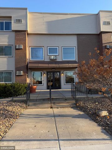 2800 Hillsboro Avenue N 105, New Hope, MN 55427