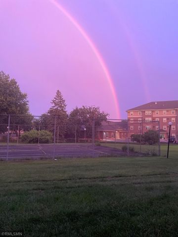 2800 Hillsboro Avenue N 105, New Hope, MN 55427