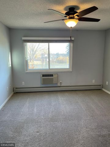 2800 Hillsboro Avenue N 105, New Hope, MN 55427