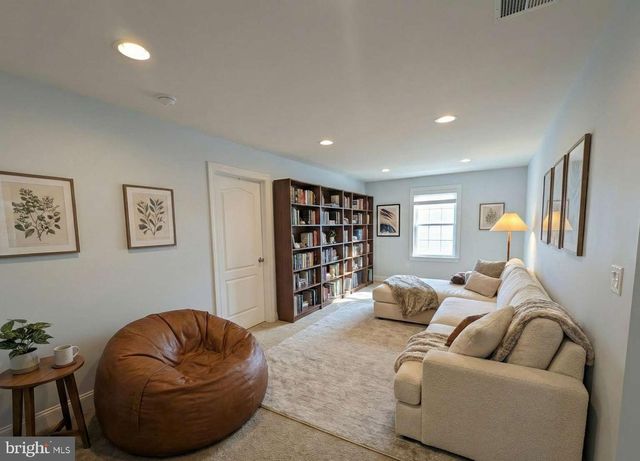 21 MARY LN, Robbinsville, NJ 08691