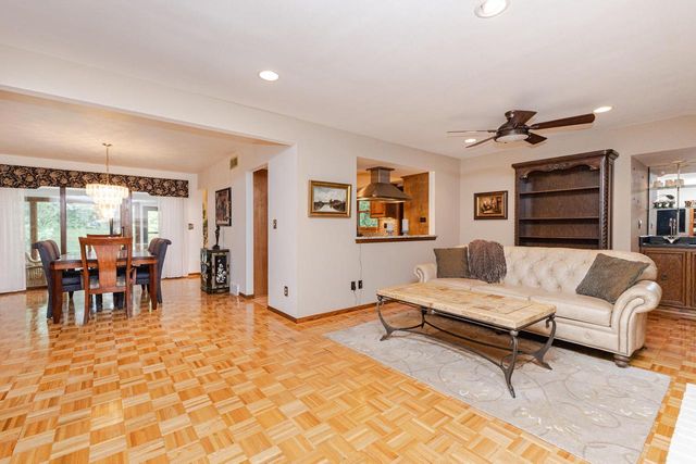 18865 Tanala DRIVE, Brookfield, WI 53045