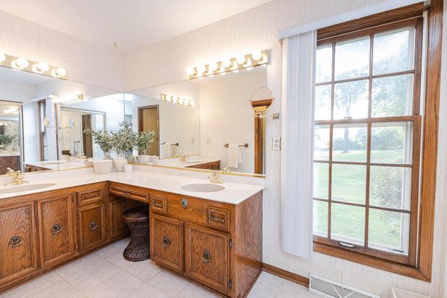 18865 Tanala DRIVE, Brookfield, WI 53045