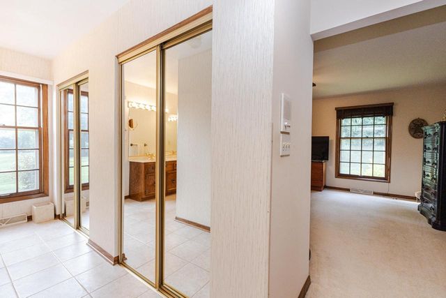 18865 Tanala DRIVE, Brookfield, WI 53045