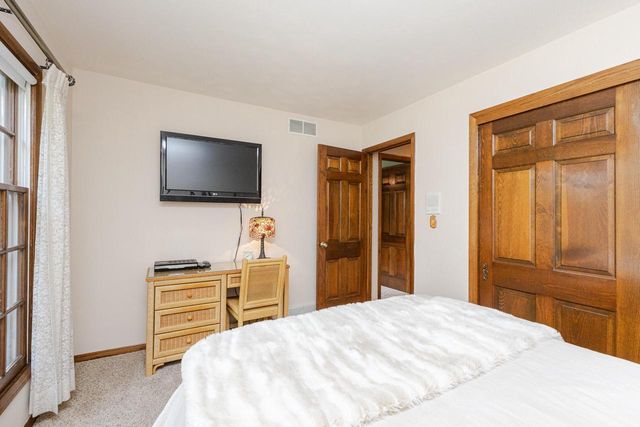 18865 Tanala DRIVE, Brookfield, WI 53045