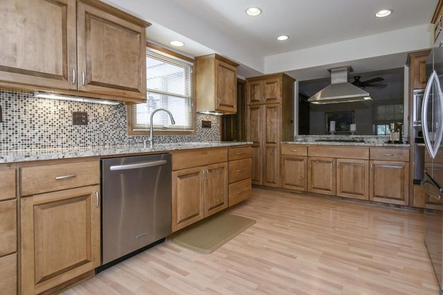 18865 Tanala DRIVE, Brookfield, WI 53045