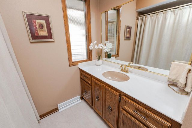 18865 Tanala DRIVE, Brookfield, WI 53045