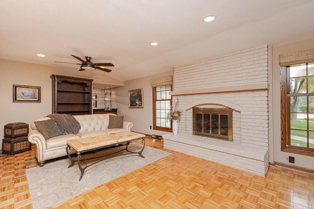 18865 Tanala DRIVE, Brookfield, WI 53045