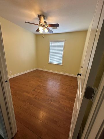 10110 Glenmawr Drive, Houston, TX 77075