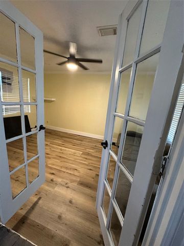 10110 Glenmawr Drive, Houston, TX 77075