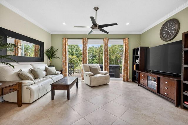615 SW Glen Crest Way, Stuart, FL 34997