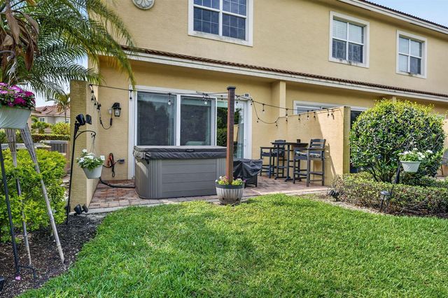 615 SW Glen Crest Way, Stuart, FL 34997