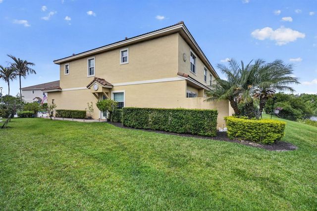 615 SW Glen Crest Way, Stuart, FL 34997