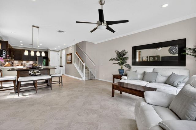 615 SW Glen Crest Way, Stuart, FL 34997