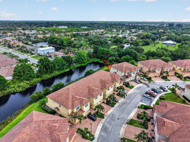 615 SW Glen Crest Way, Stuart, FL 34997