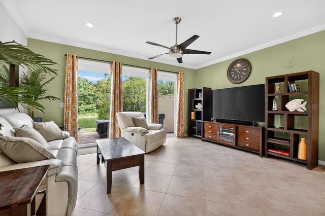 615 SW Glen Crest Way, Stuart, FL 34997