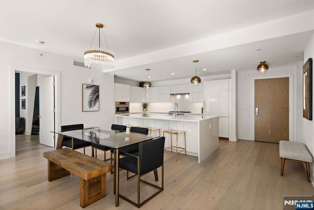 9 Ave At Port Imperial 911, West New York, NJ 07093