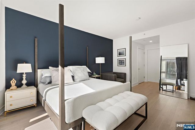 9 Ave At Port Imperial 911, West New York, NJ 07093