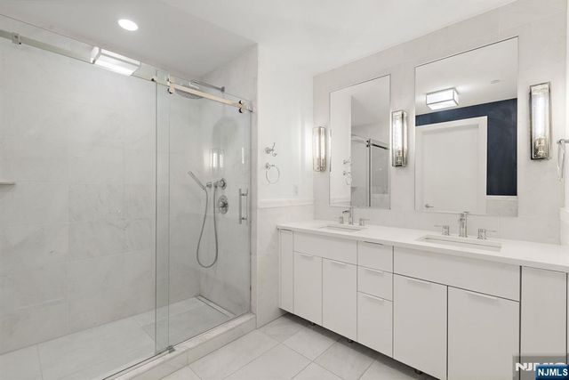 9 Ave At Port Imperial 911, West New York, NJ 07093