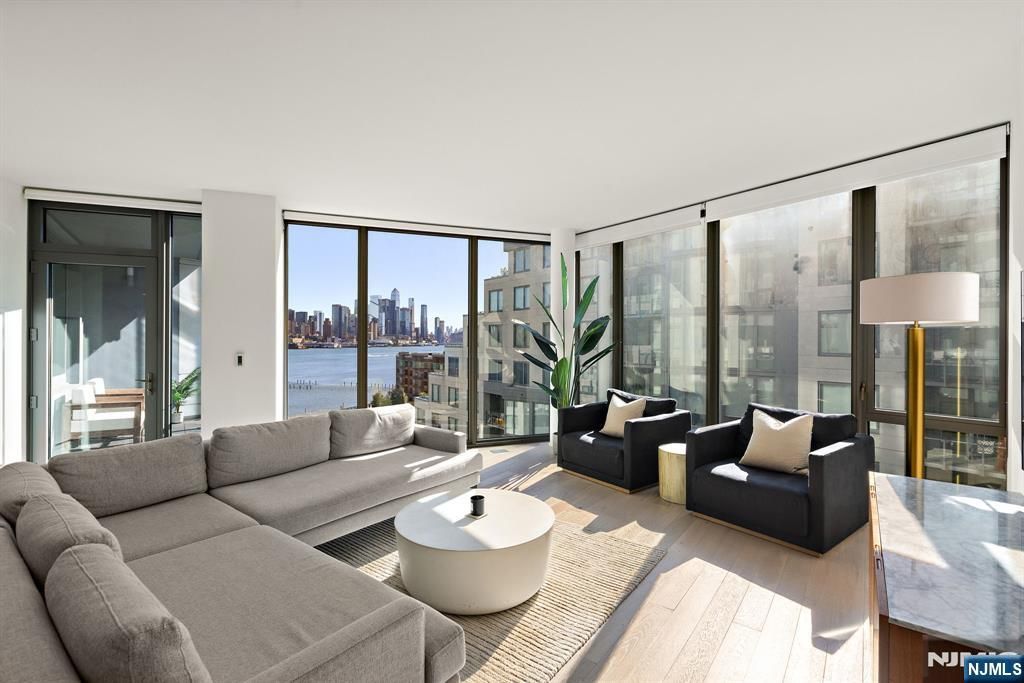 9 Ave At Port Imperial 911, West New York, NJ 07093