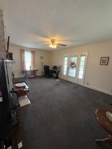 110 Estill Avenue, Irvine, KY 40336