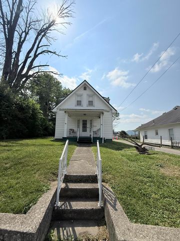 110 Estill Avenue, Irvine, KY 40336