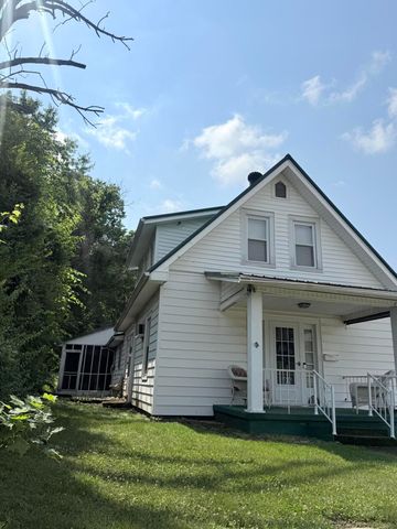 110 Estill Avenue, Irvine, KY 40336
