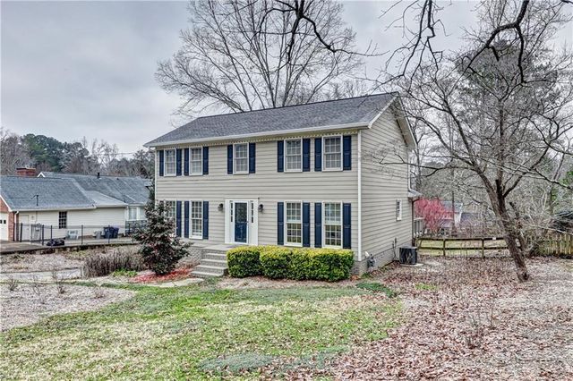 4843 Mcpherson Drive NE, Roswell, GA 30075