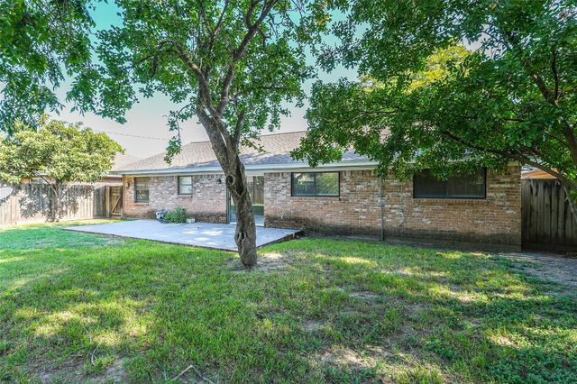 7015 Pine Vista Lane, Houston, TX 77092