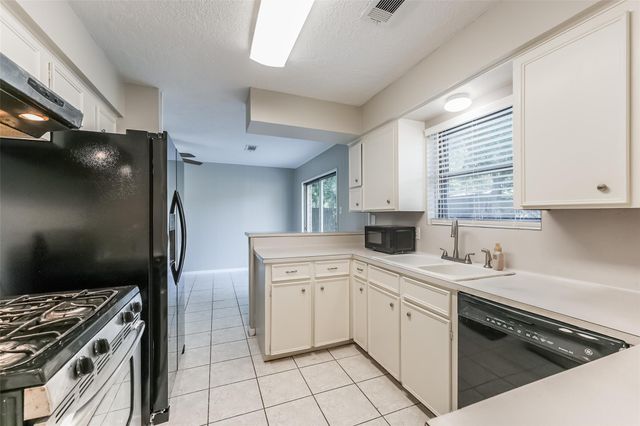 7015 Pine Vista Lane, Houston, TX 77092