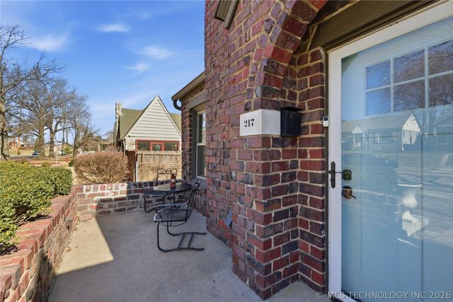 217 S Jamestown Avenue, Tulsa, OK 74112
