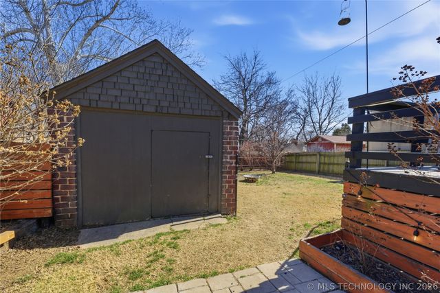 217 S Jamestown Avenue, Tulsa, OK 74112