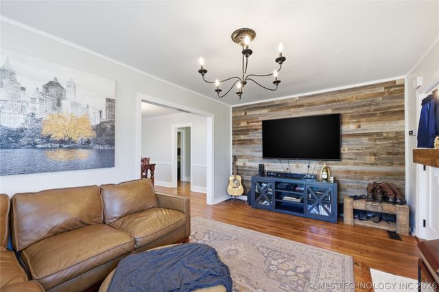 217 S Jamestown Avenue, Tulsa, OK 74112