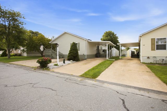 177 Songbird, Tiverton, RI 02878