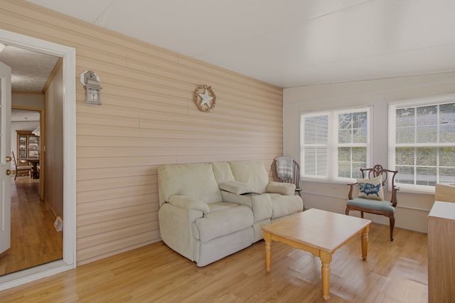 177 Songbird, Tiverton, RI 02878