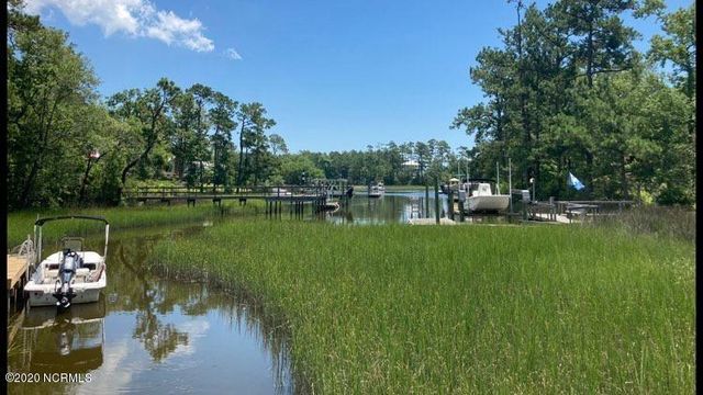 76 Hughes Road, Hampstead, NC 28443