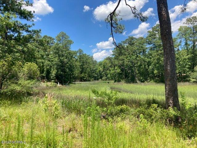 76 Hughes Road, Hampstead, NC 28443