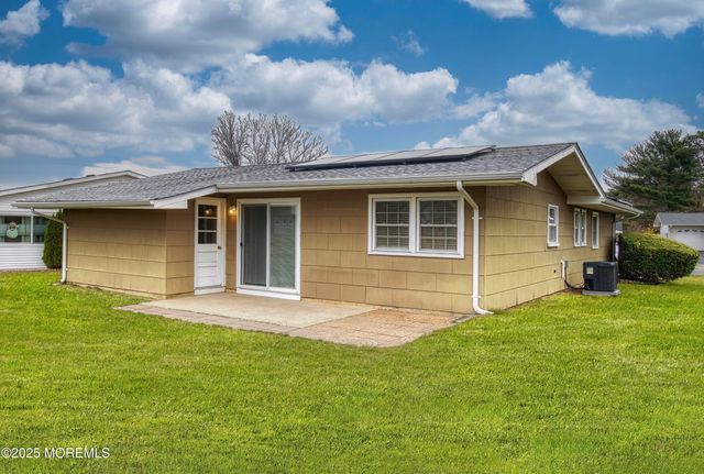 25 Whitman Street, Brick, NJ 08724