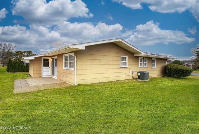 25 Whitman Street, Brick, NJ 08724