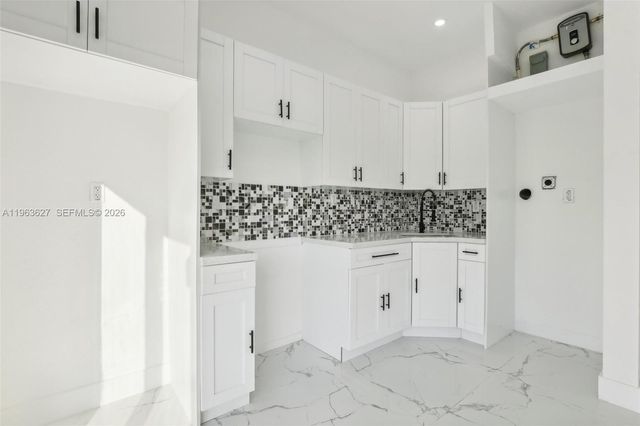 2360 Rutland St, Opa-locka, FL 33054