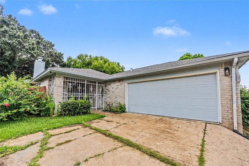 7907 Chancel Drive, Houston, TX 77071