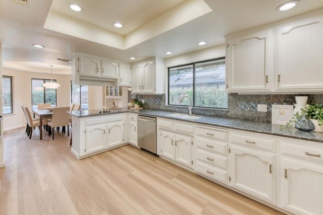 1377 E El Paso Avenue, Fresno, CA 93720