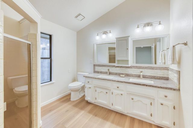 1377 E El Paso Avenue, Fresno, CA 93720