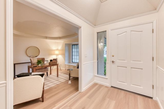 1377 E El Paso Avenue, Fresno, CA 93720