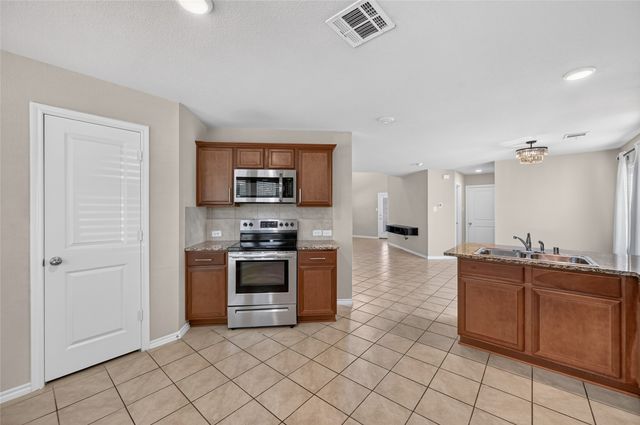 1518 Illinois Avenue, Lancaster, TX 75134
